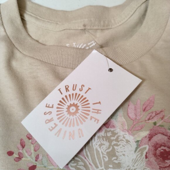 Trust The Universe Shirt Medium Cropped Im An Angel Floral Studded Crop Top Tan - Picture 14 of 15